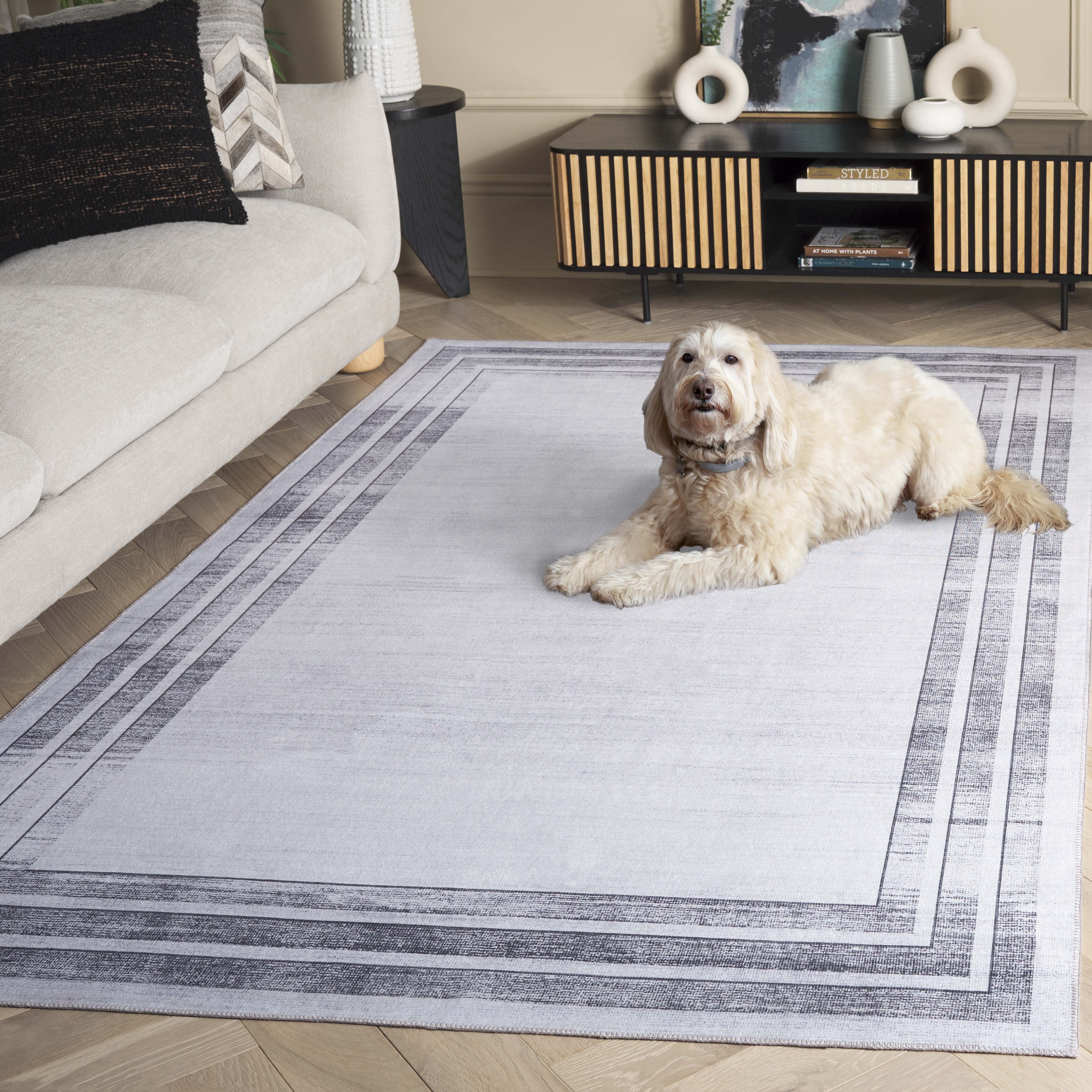 SAFAVIEH Malibu Chauncey Bordered Polyester Area Rug, Light Gray/Gray, 5' x 8'