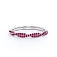 thumbnail image 3 of JeenMata Alianza de Boda de Oro Blanco de 18 K sobre Plata con Pavé de Rubíes y Piedra Natal de Julio de 0,25 Quilates con Forma Redonda y Estilo Infinito, 3 of 6