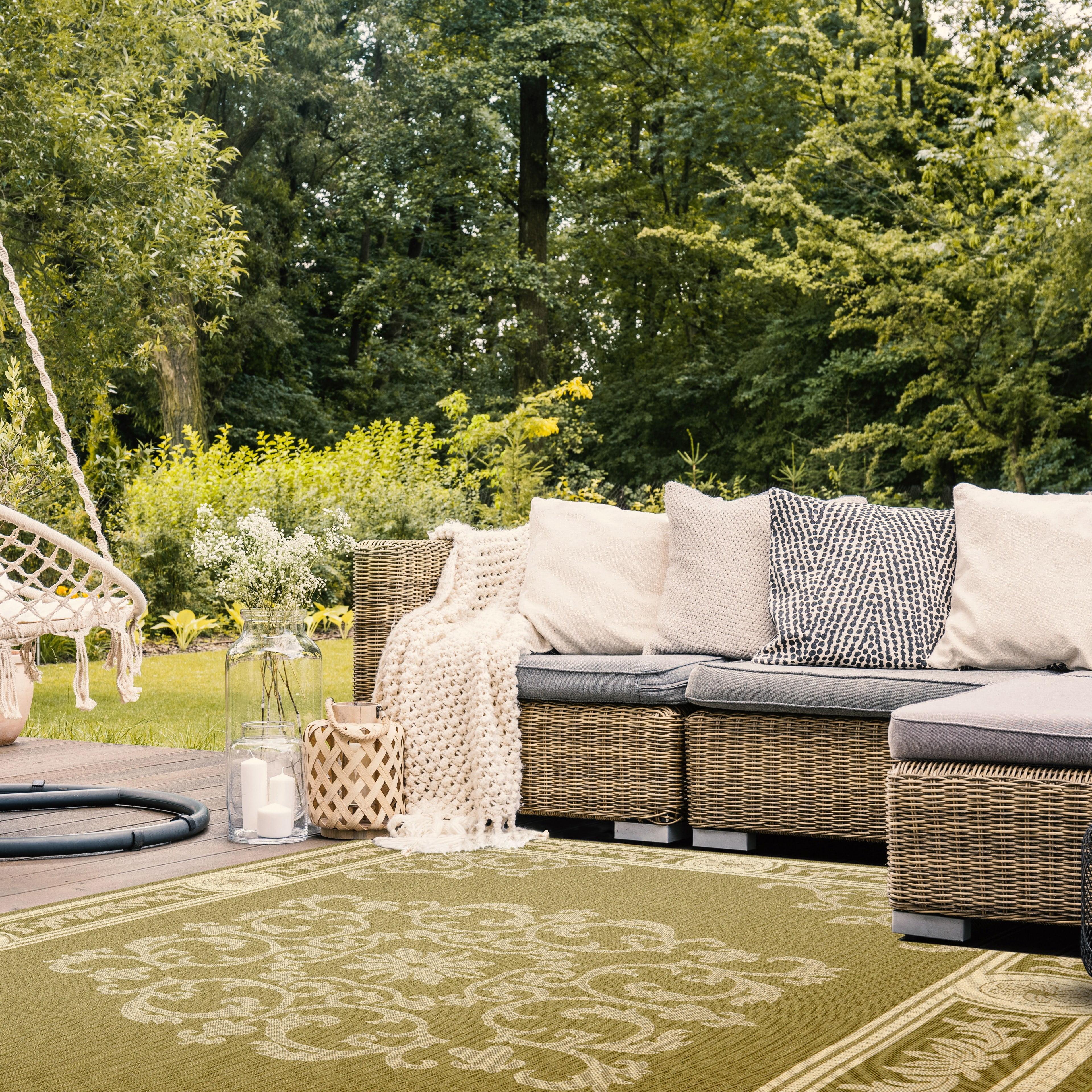 Safavieh Courtyard Cynthia Oriental Indoor/Outdoor Area Rug, Olive/Natural, 5'3" x 7'7"