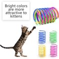 thumbnail image 3 of Paquete de 60 juguetes para gatos, resortes coloridos para gatos, bobinas para perseguir, morder, regalo de caza, 3 of 4