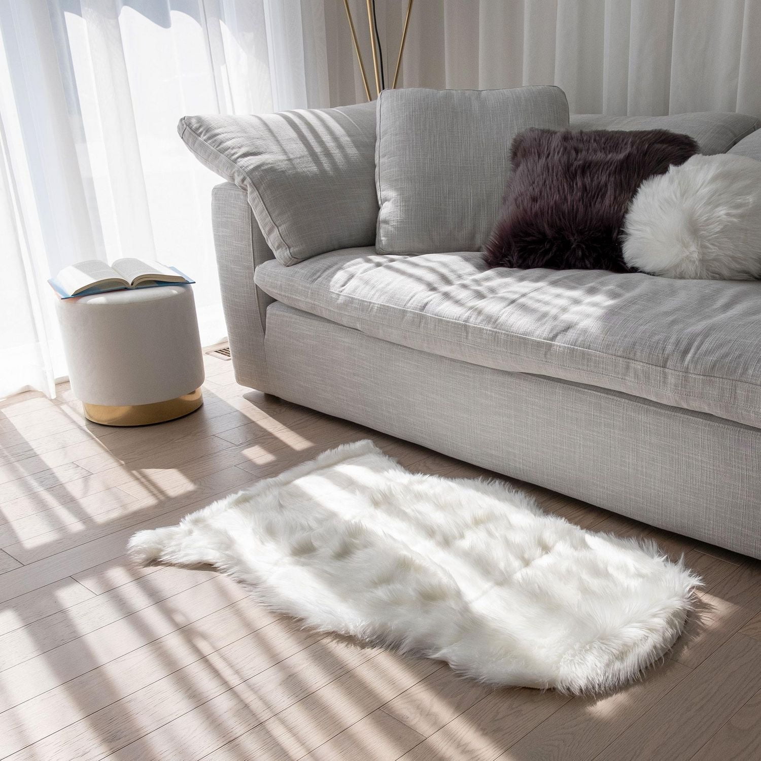 Gouchee Home Edinburgh Premium Plush Faux Fur Large Fluffy Area Rug 2' 5" x 3' 5"