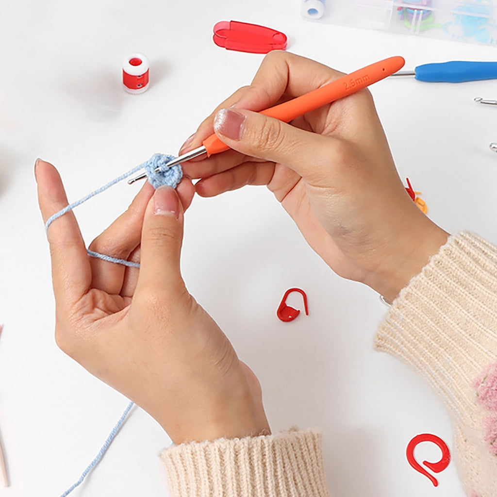 Beginner Crochet Set Includes 9 Size Crochet Hook 40 Color Crochet Yarns Large Eye Needle Knitting Marker Crochet Bag