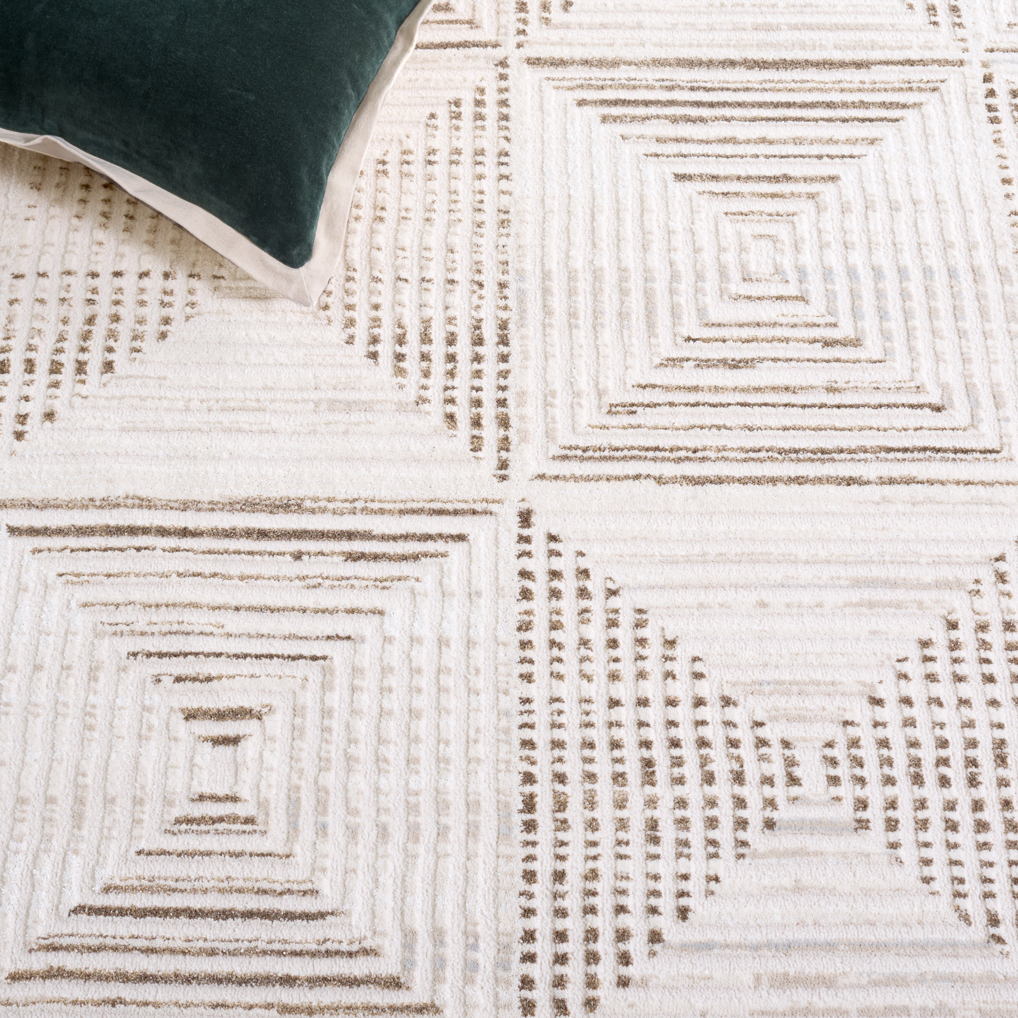 Safavieh Whisper Darrell Geometric Area Rug, Beige/Ivory, 8' x 10'