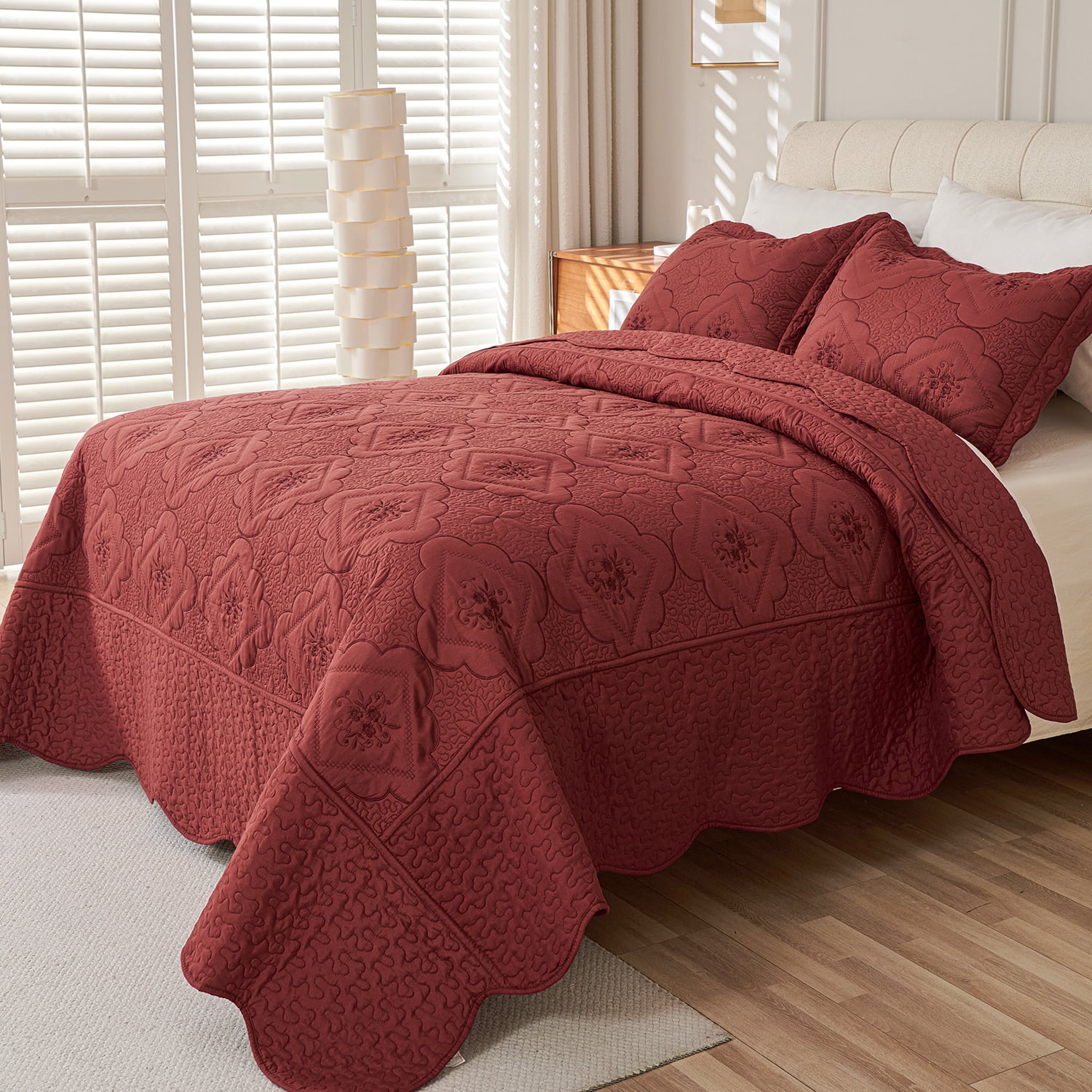 Evenhug Floral Embroidery Quilt Set,3-Piece King Diamond Floral Pattern Bedding Set,Soft Lightweight Bedspread for All Season(Burgundy,102"x90")