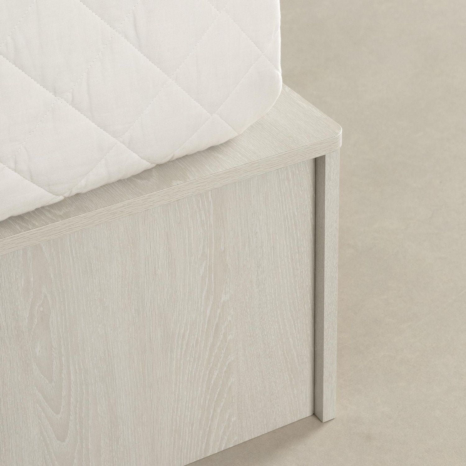 South Shore Versa Queen Storage Platform Bed with Wicker Baskets, in Winter Oak