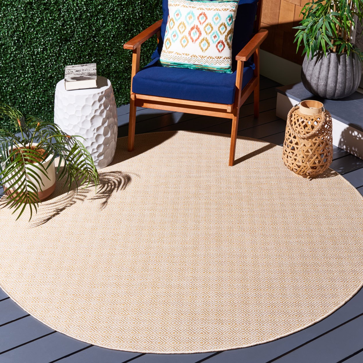 thumbnail image 6 of SAFAVIEH Hampton Ali Diamond Indoor/Outdoor Area Rug, Yellow, 5'1" x 7'6", 6 of 9