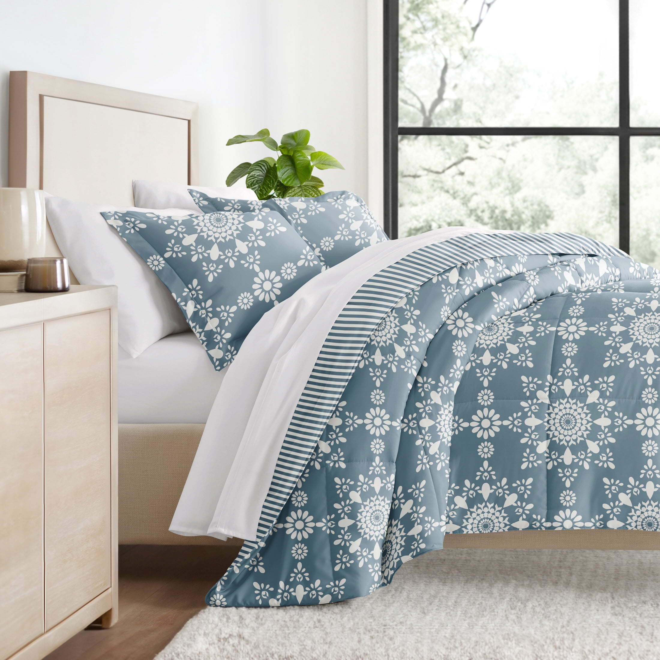 All Season Ultra Soft Comforter Set Lightweight Bedding in Daisy Floral for Full/Queen Size by Comfort Canopy
