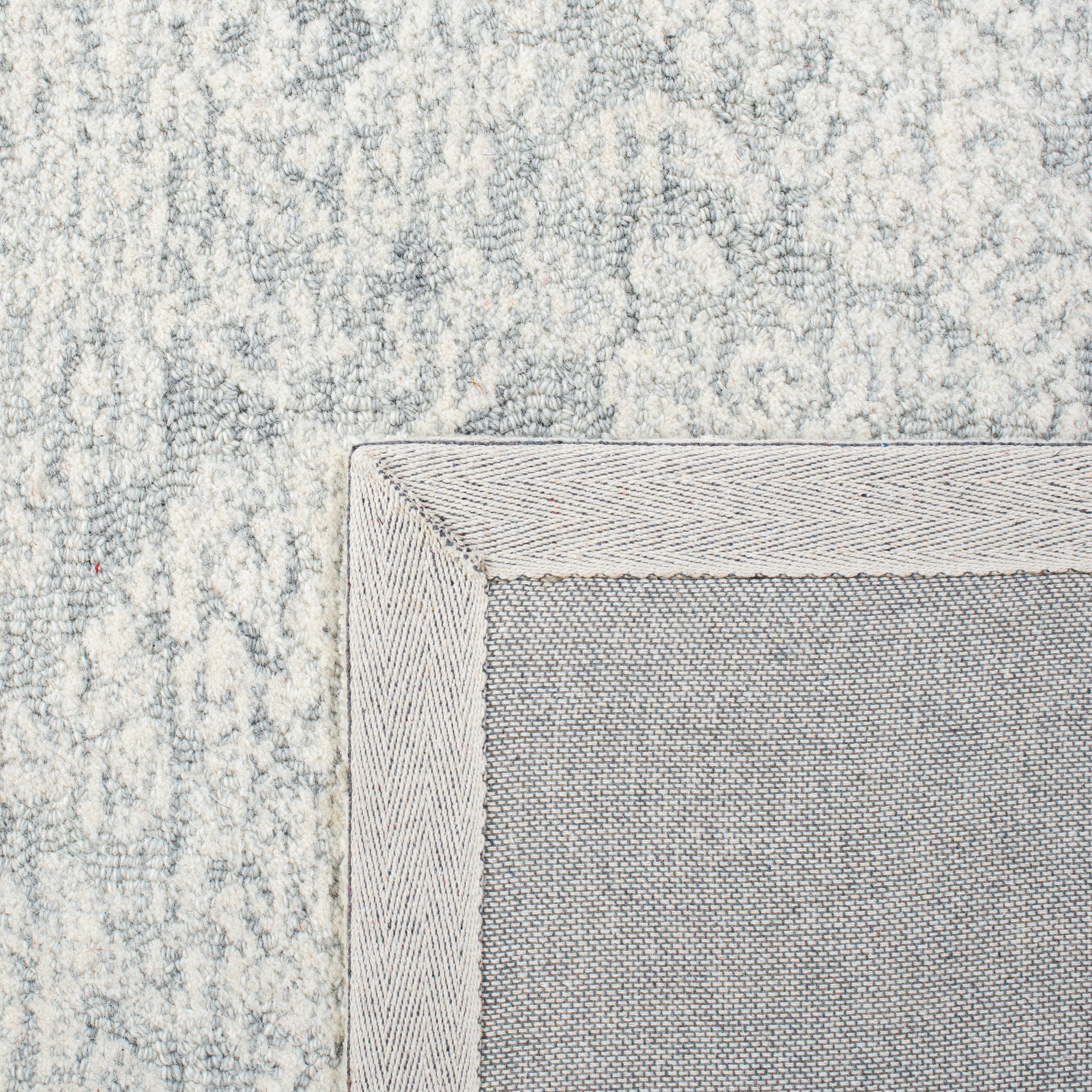 Safavieh Metro Darin Geometric Area Rug, Light Gray, 4' x 6'