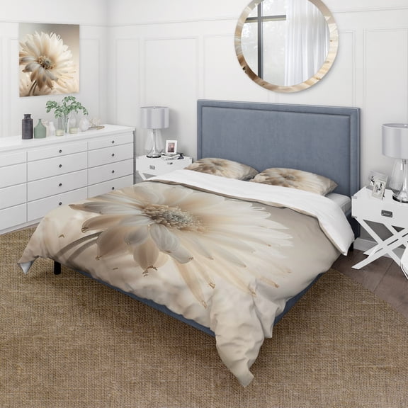 Designart "Elegant White Gerbera Daisies III" Floral Daisy Bedding Covert Set - Gerbera White Floral Bed Set With 2 Shams