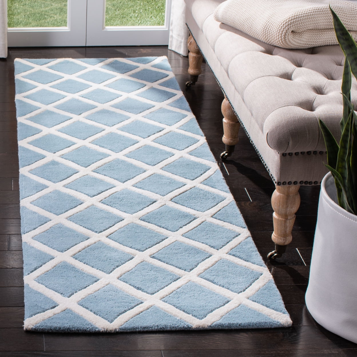 SAFAVIEH Chatham Jahn Geometric Diamonds Wool Area Rug, Blue/Ivory, 7' x 7' Square
