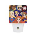 thumbnail image 1 of Super Hero Girls / Chicas Súper Héroes Luz nocturna LED con sensor de anochecer a amanecer para dormitorio, baño, pasillo, escaleras - Lámpara LED nocturna de enchufe, 0.5W - 1 pieza, 1 of 6