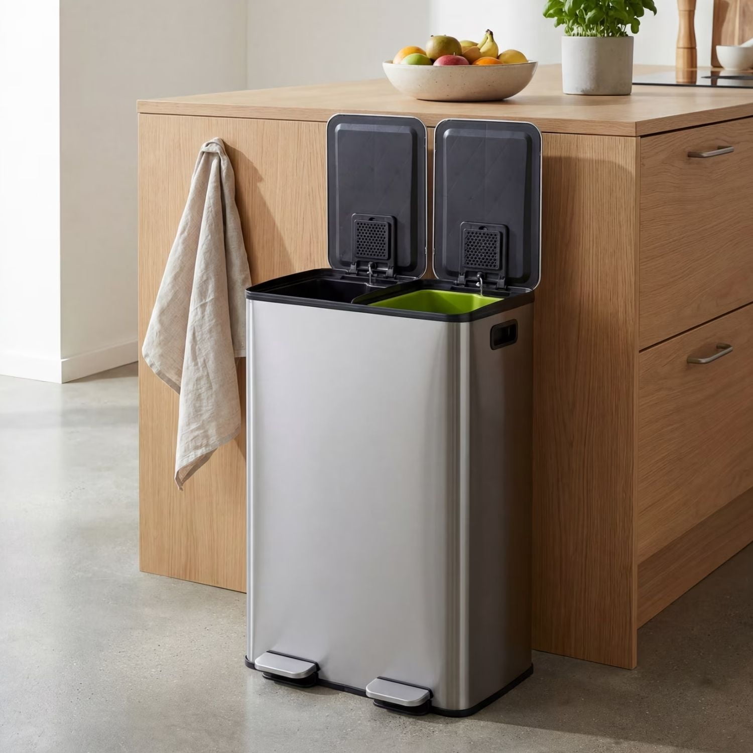 Dual Trash and Recycling Bins for Kitchen, 2x8-Gallon Dual Trash Can with Lid, Stainless Steel Garbage Bin with 2 Removable Inner Buckets, for Kitchen, Home, Silvery