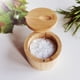 thumbnail image 3 of Contenedor de especias de bambú natural, elegante salero de bambú para decoración de cocina con tapa giratoria magnética para un almacenamiento versátil en su espacio de cocina, 3 of 5