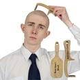 thumbnail image 4 of Divertido set de regalo de peine de madera sin pelo y sin dientes: regalo humorístico para hombres calvos o con poco pelo, portátil, de madera sostenible, 4 of 7