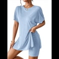 thumbnail image 2 of Conjunto de Dos Piezas de Corta para Mujer, con Camiseta Extragrande y Shorts de Ciclista, Azul XL, 2 of 7