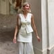 thumbnail image 2 of Trajes blancos elegantes con cuello en V para mujer, chaleco delgado sin mangas, conjunto de chaqueta plisada de empalme, Top y falda, sólido, verano, dos piezas, 2 of 5