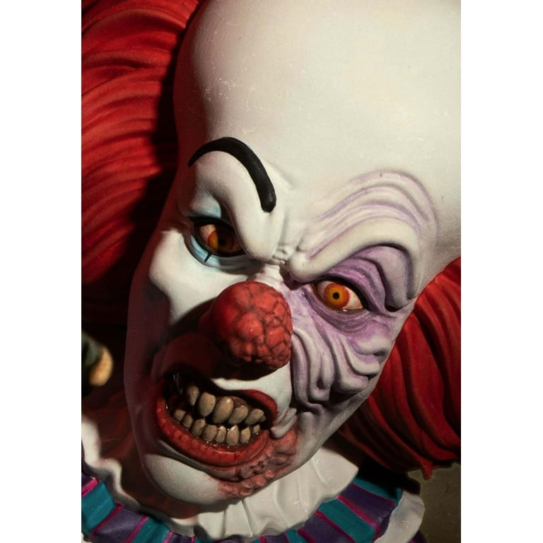 IT Deluxe Pennywise 1990 Stylized 6-Inch Action Figure