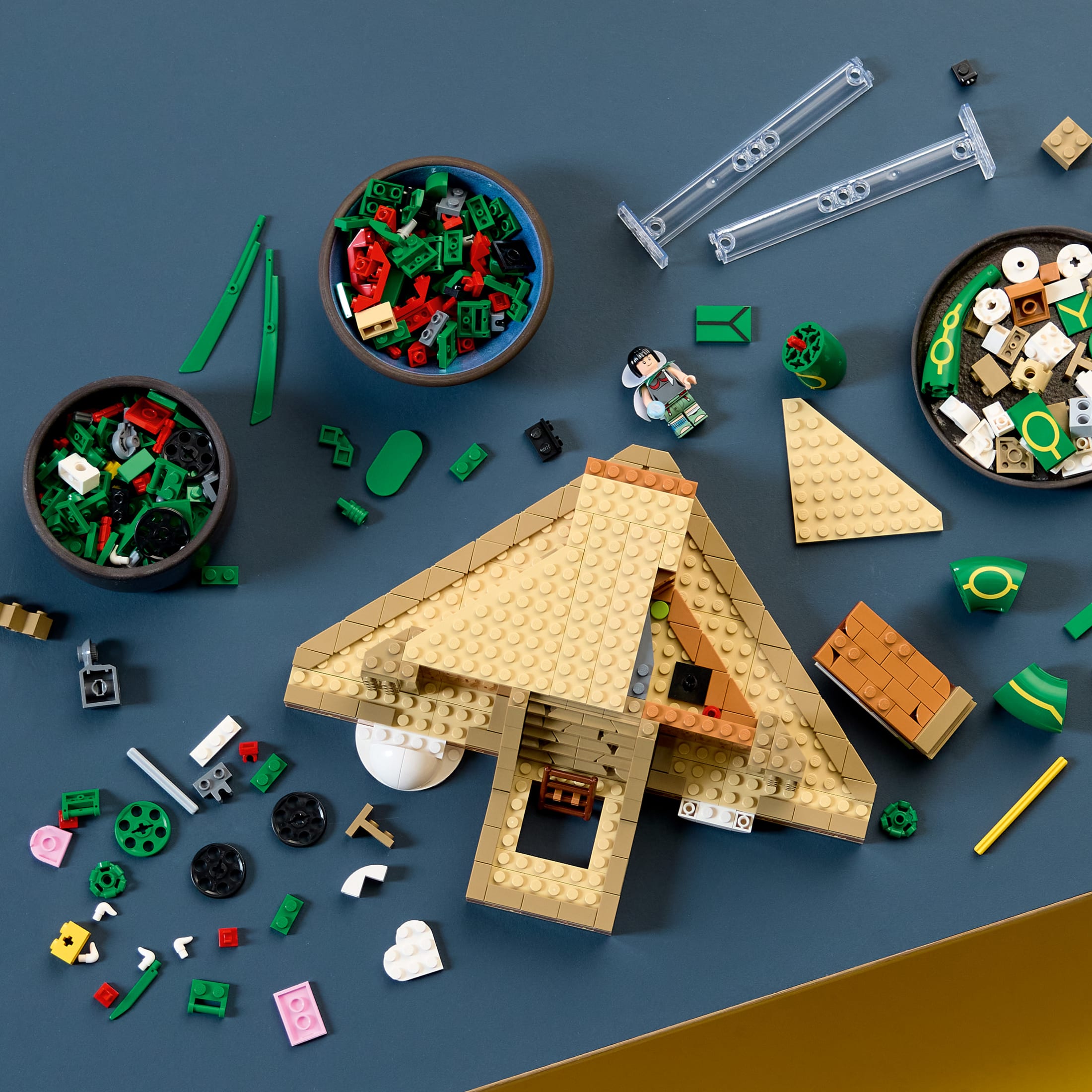 LEGO Pokémon Rayquaza - Set de Construcción Coleccionable para Adultos, Mayores de 18 Años - Figura de Pokémon Articulada para Exhibir - Decoración para Escritorio, Estante u Oficina en Casa - Regalo para Hombres y Mujeres - 72168 6