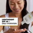 thumbnail image 2 of Crema hidratante Olay Complete+ Daily SPF 40 177 ml para piel sensible, 2 of 9