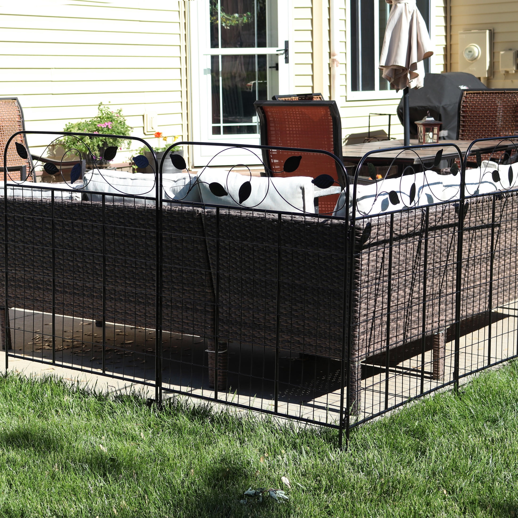 Sunnydaze Winding Vines 36" x 30" Black Decorative Steel Garden Fence Panels (4 Count)