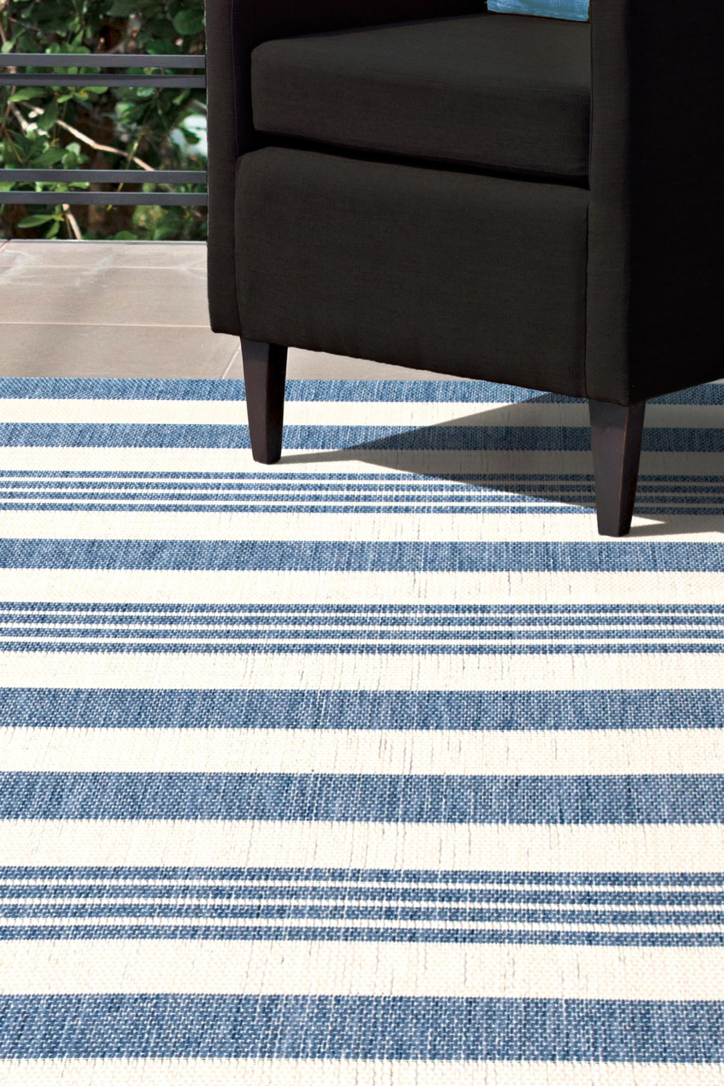 nuLOOM Robin Multi Stripe Indoor/Outdoor Blue 5' 3" x 7' 6" Coastal Area Rug