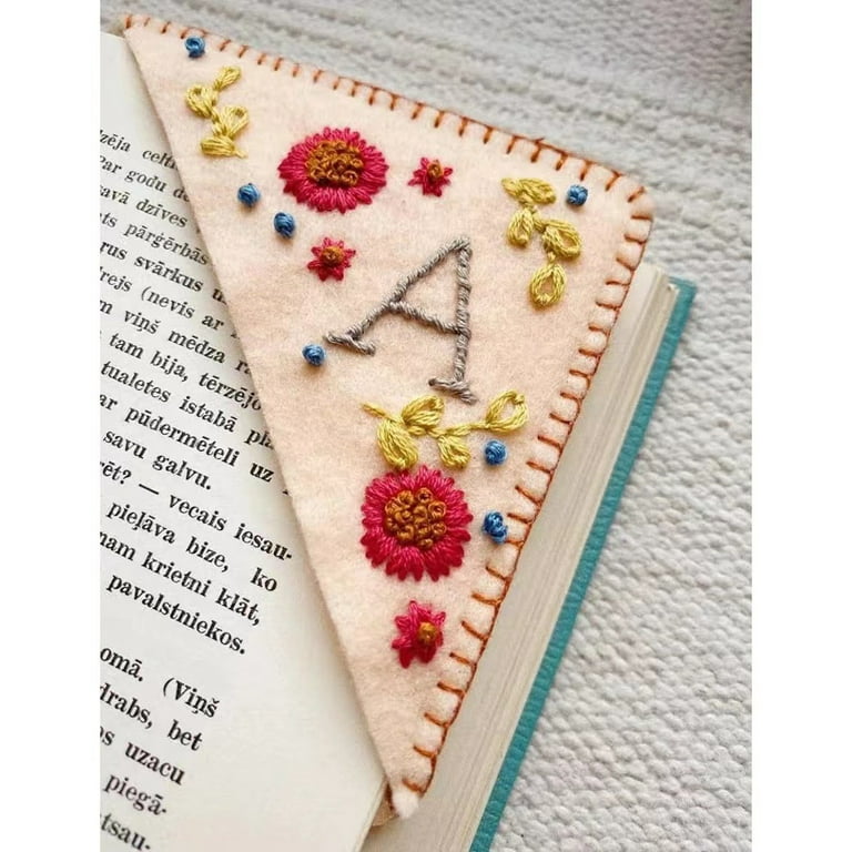 Harloon 4 Pieces Flowers Crochet Bookmark Floral Bookmarks Handmade Knitted  Gifts Distinctive Book Marker Curtain Tiebacks Holdbacks Car Ornaments for  Readers B…