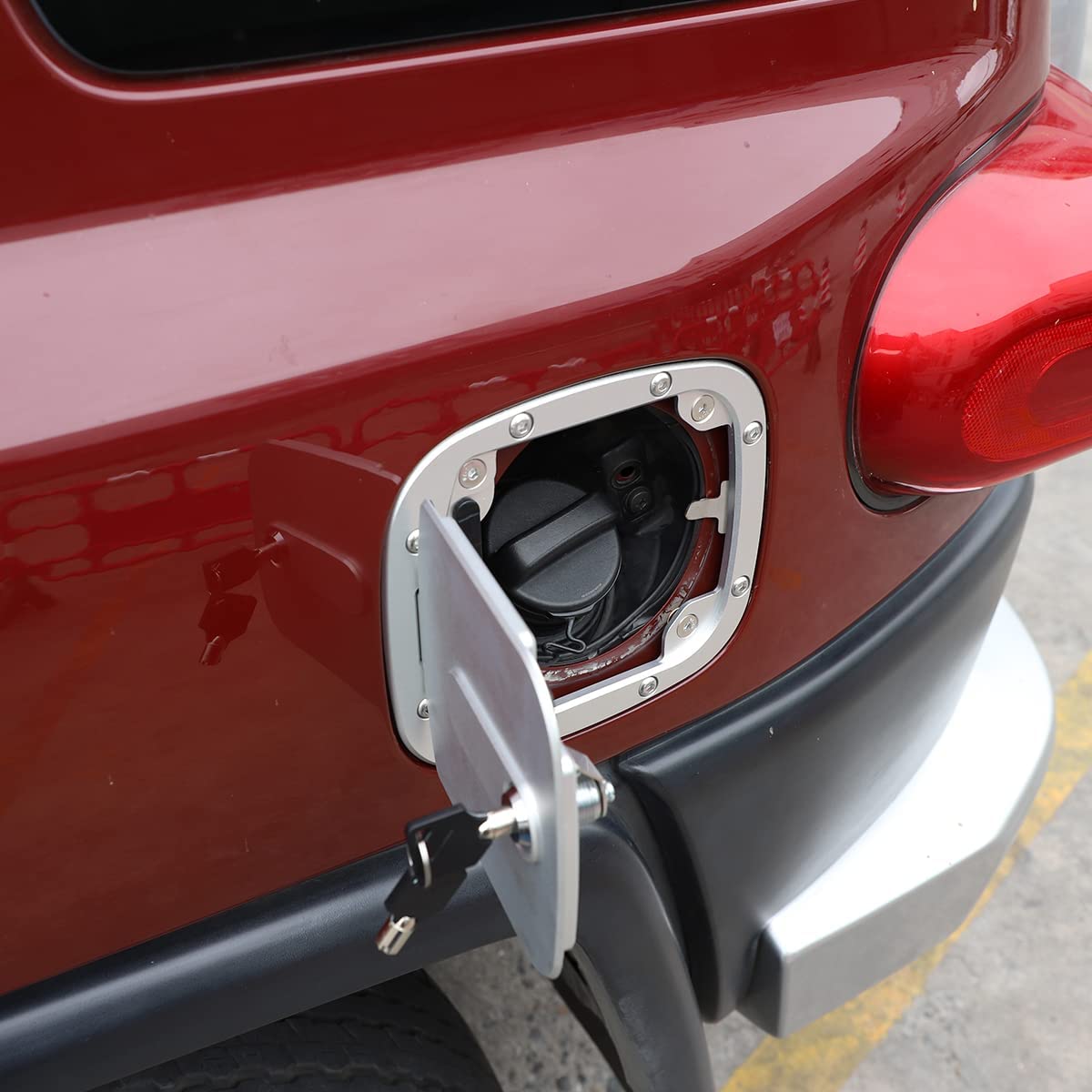 Fuel Filler Door Locking Gas Tank Cap Cover Compatible with Toyota FJ  Cruiser 2007-2021, Gas Tank Doors Replacement, Aluminum Gas Cap Fuel Filler  Door Cover (Silver)