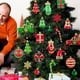 thumbnail image 1 of Precios Reducidos, Juego de 78 bolas decorativas navideñas con diseño de extraterrestres pintados, decoración de escenas navideñas Akmoler, 1 of 9