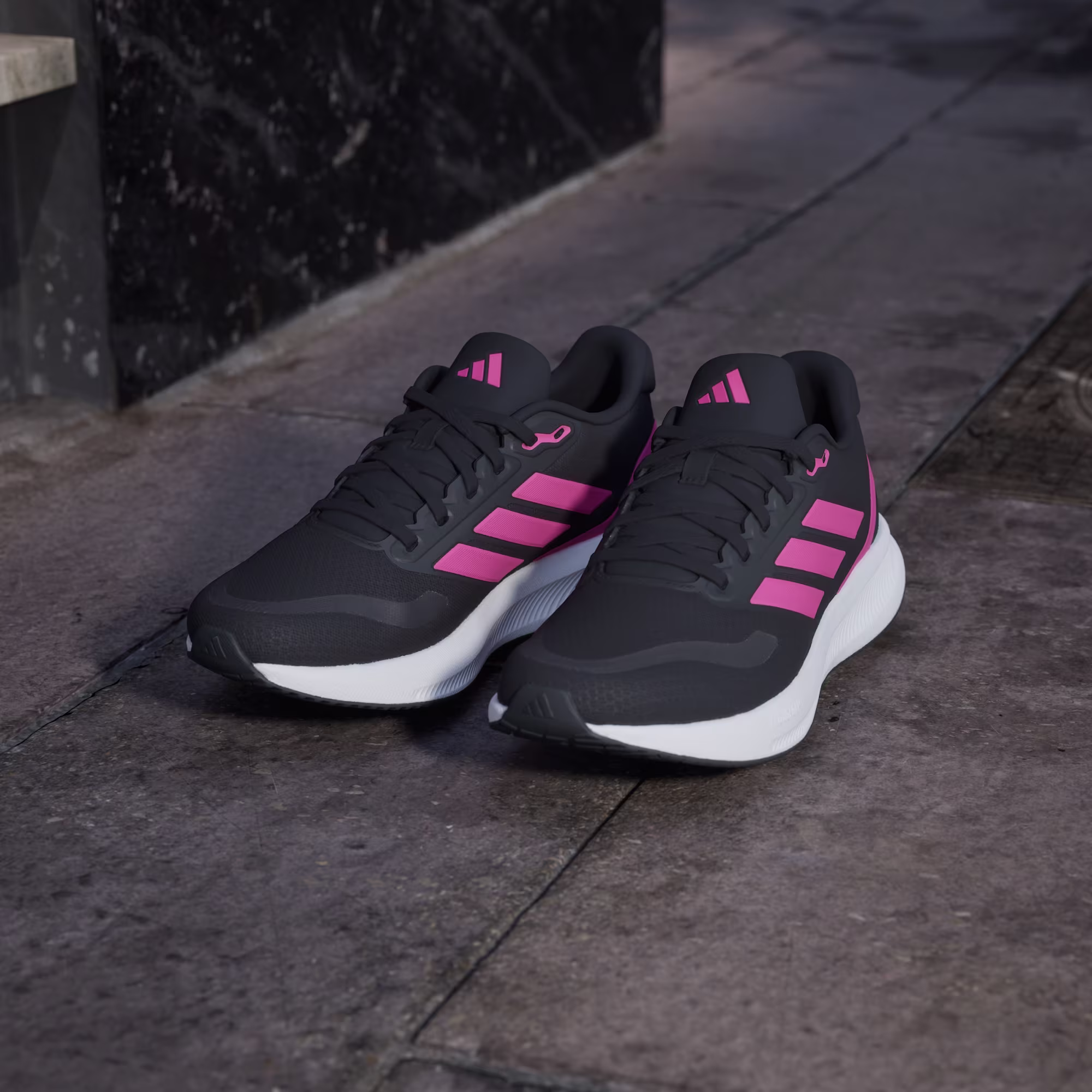 thumbnail image 4 of TENIS ADIDAS RUNFALCON 5 W RUNNING PARA MUJER, 4 of 5