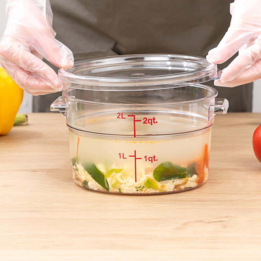 Met Lux 2 qt Square Clear Plastic Food Storage Container - with Green  Volume Markers - 7 x 7 x 4 - 10 count box
