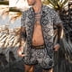 thumbnail image 1 of Conjuntos de hombre 2022, camisa informal de manga corta con solapa de retales estampada, pantalones cortos de playa, ropa de calle de verano, trajes hawaianos para vacaciones, S-3XL para hombre Tan Jianjun unisex, 1 of 2