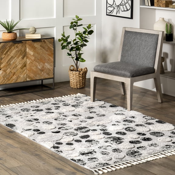 nuLOOM Carli Modern Pebble Tasseled Area Rug, 5' 3" x 7' 7", Carli Light Grey