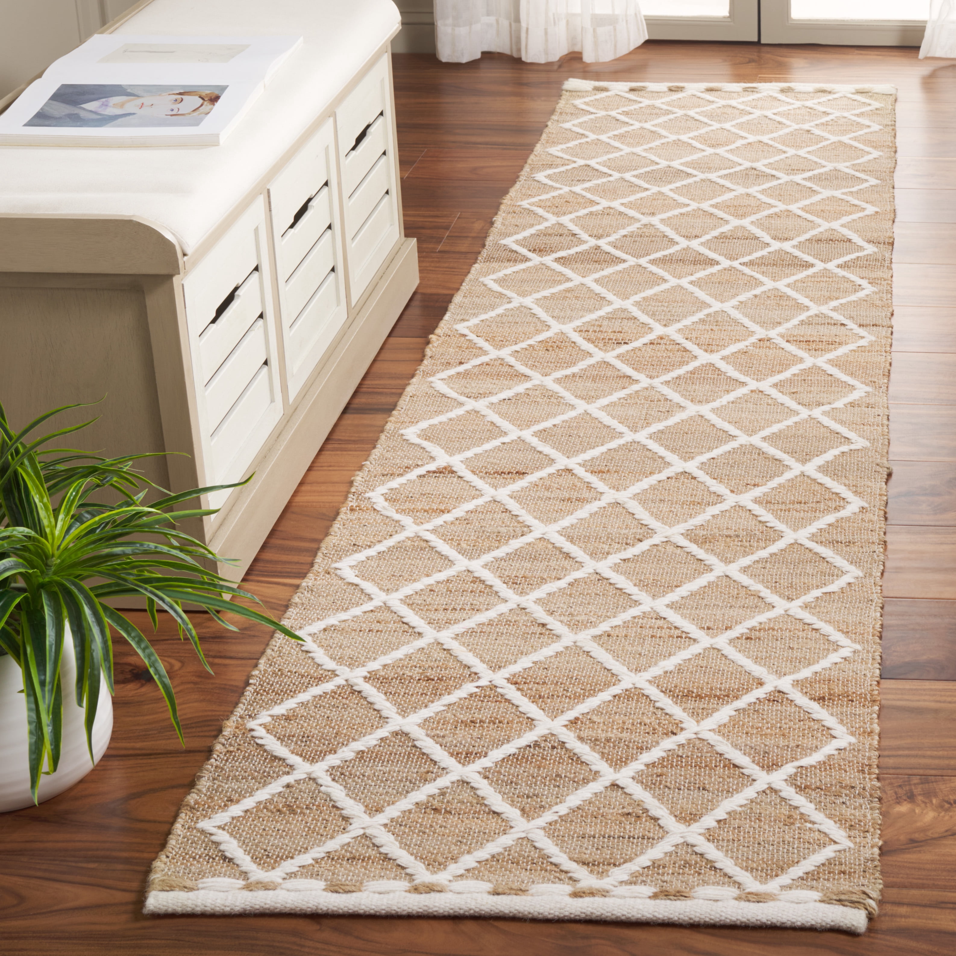 SAFAVIEH Natural Fiber Kimberlyn Geometric Runner Rug, Natural/Ivory, 2'3" x 9'