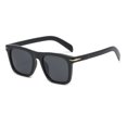 thumbnail image 1 of Gafas de sol cuadradas clásicas para hombre y mujer, lentes de sol Retro con remaches, de diseñador de marca de moda, UV400, estilo Beckham, para Conductor, 2022 Fivean unisex, 1 of 2
