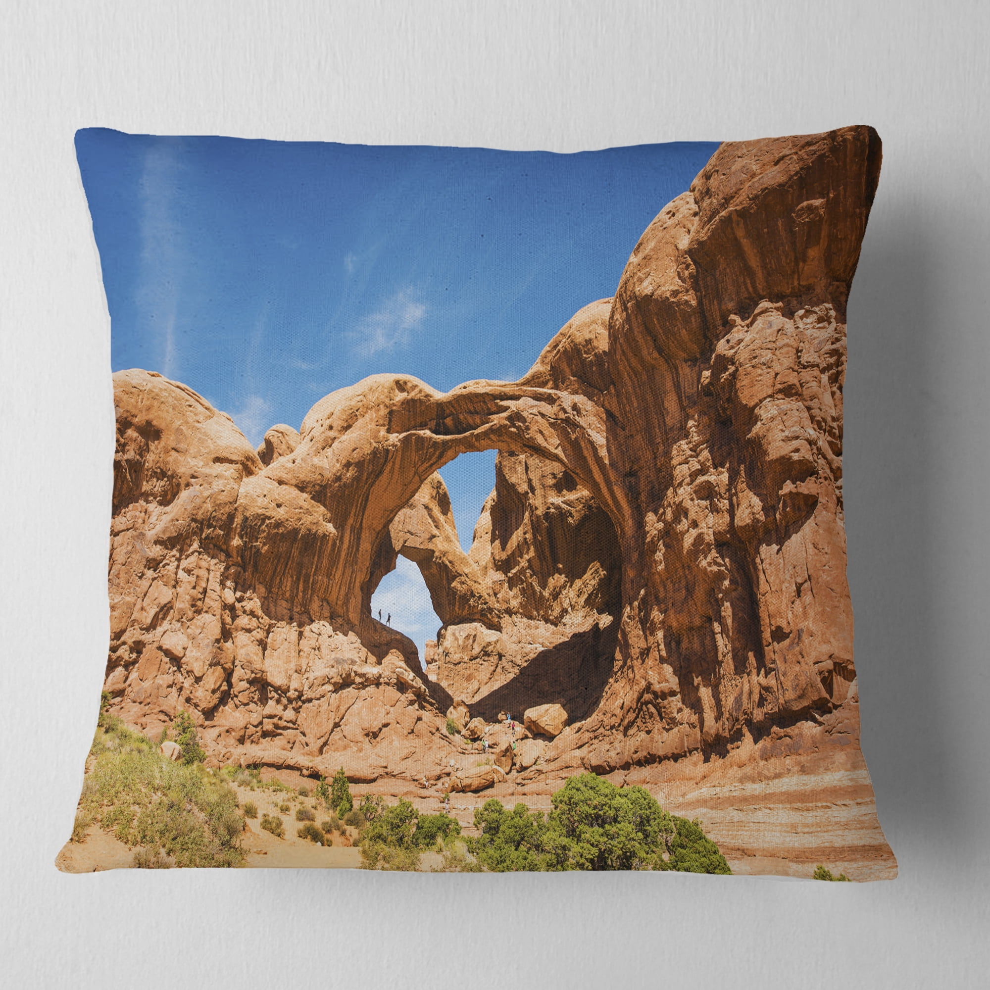 Designart Double Arch in Arches National Park - Landscape Photography Throw Pillow - 18x18