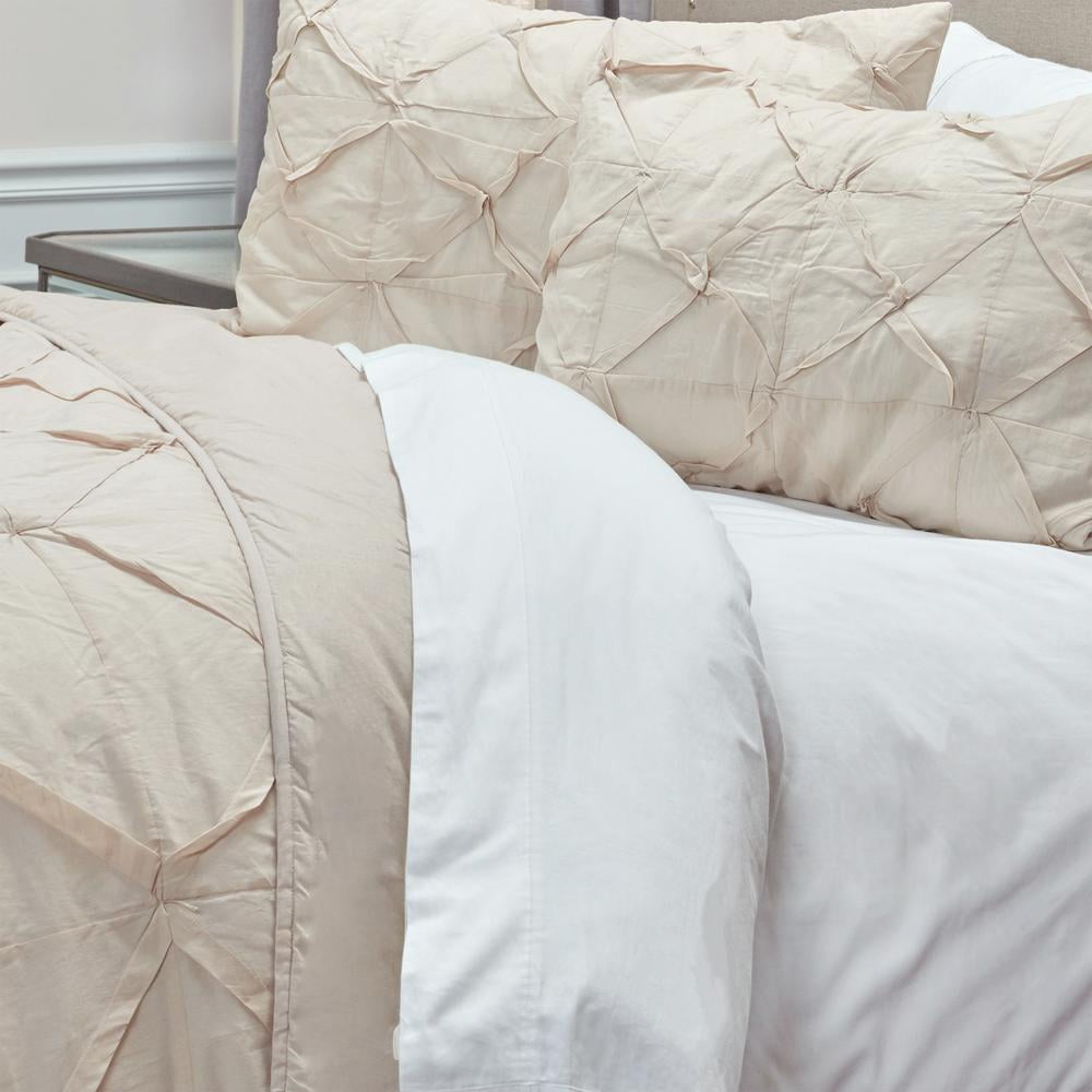 Rizzy Home 70" x 86" Quilt- BT1711