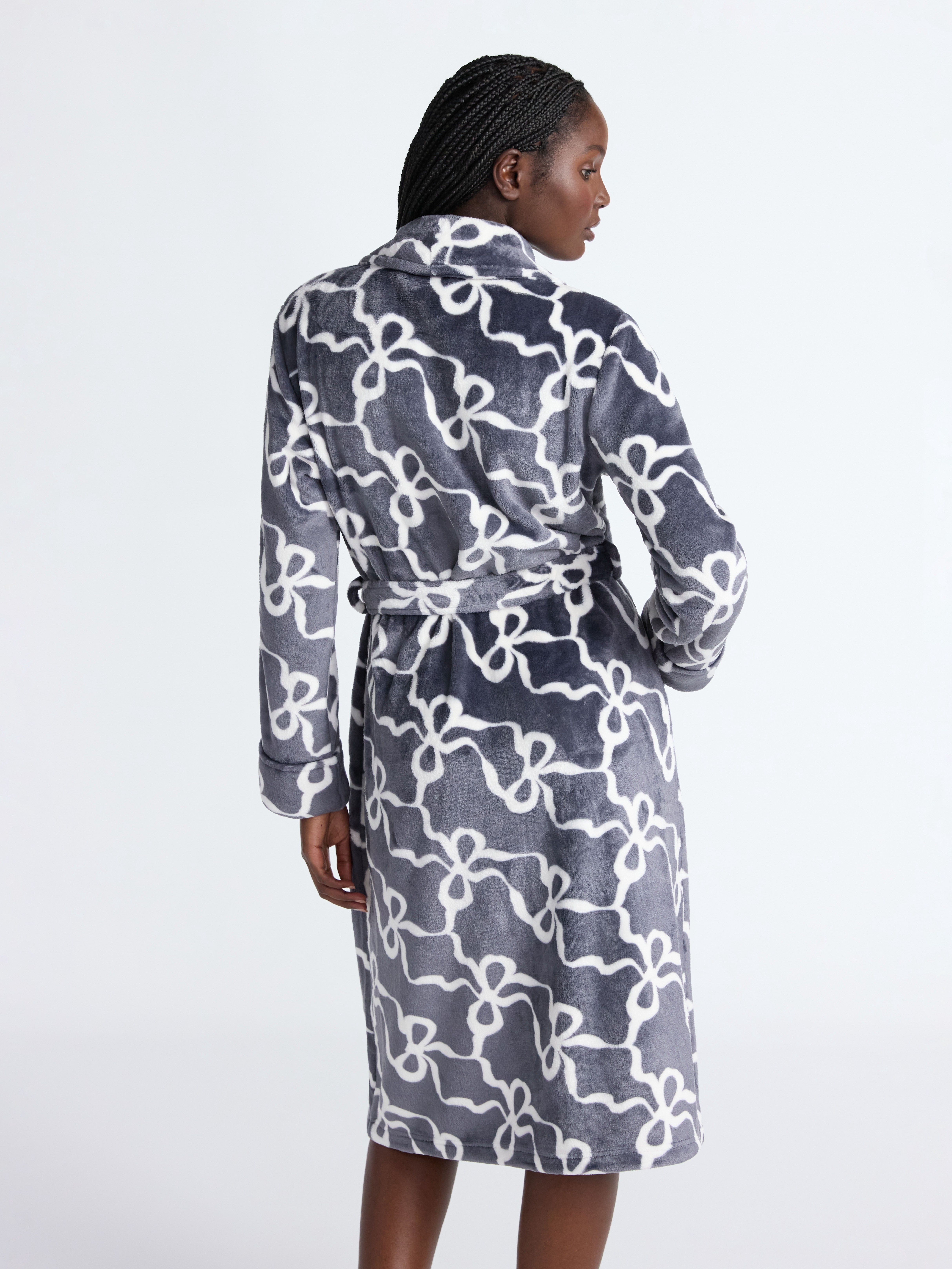 Joyspun Women's Plush Robe, Sizes S-3X