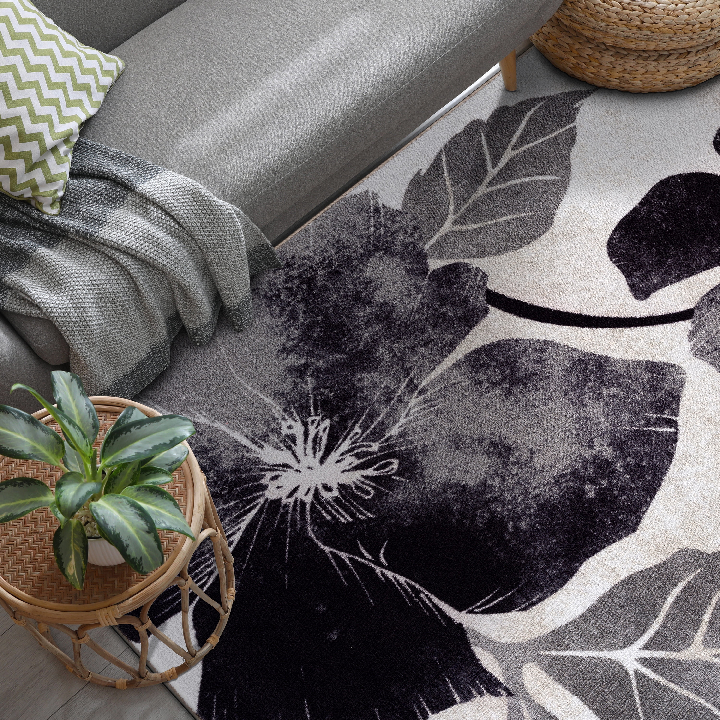 CAMILSON Solana Non Slip Modern Floral Indoor Area Rug Black/Grey 8x10
