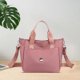 thumbnail image 1 of Bolso bandolera de gran capacidad, ideal para uso casual. Perfecto para viajar, ir al gimnasio o de compras., 1 of 7