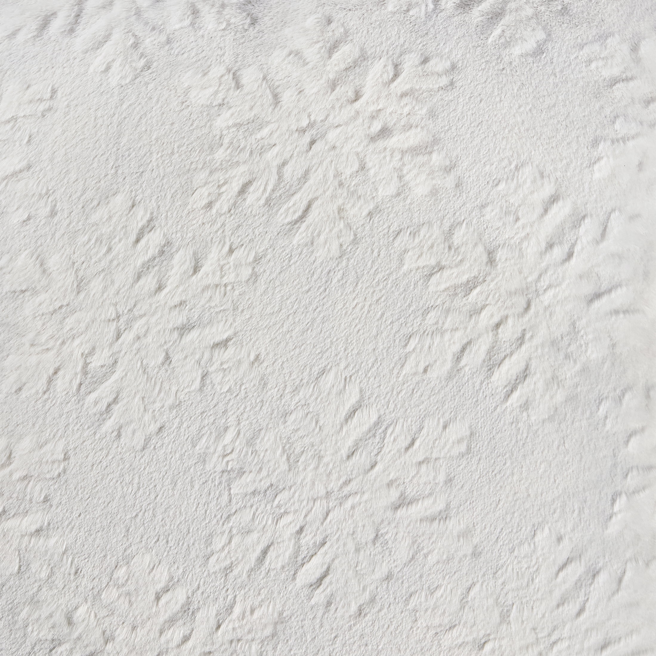 Mainstays 18" x 18" Ivory Faux Fur Snowflake Decorative Pillows (2 Count)