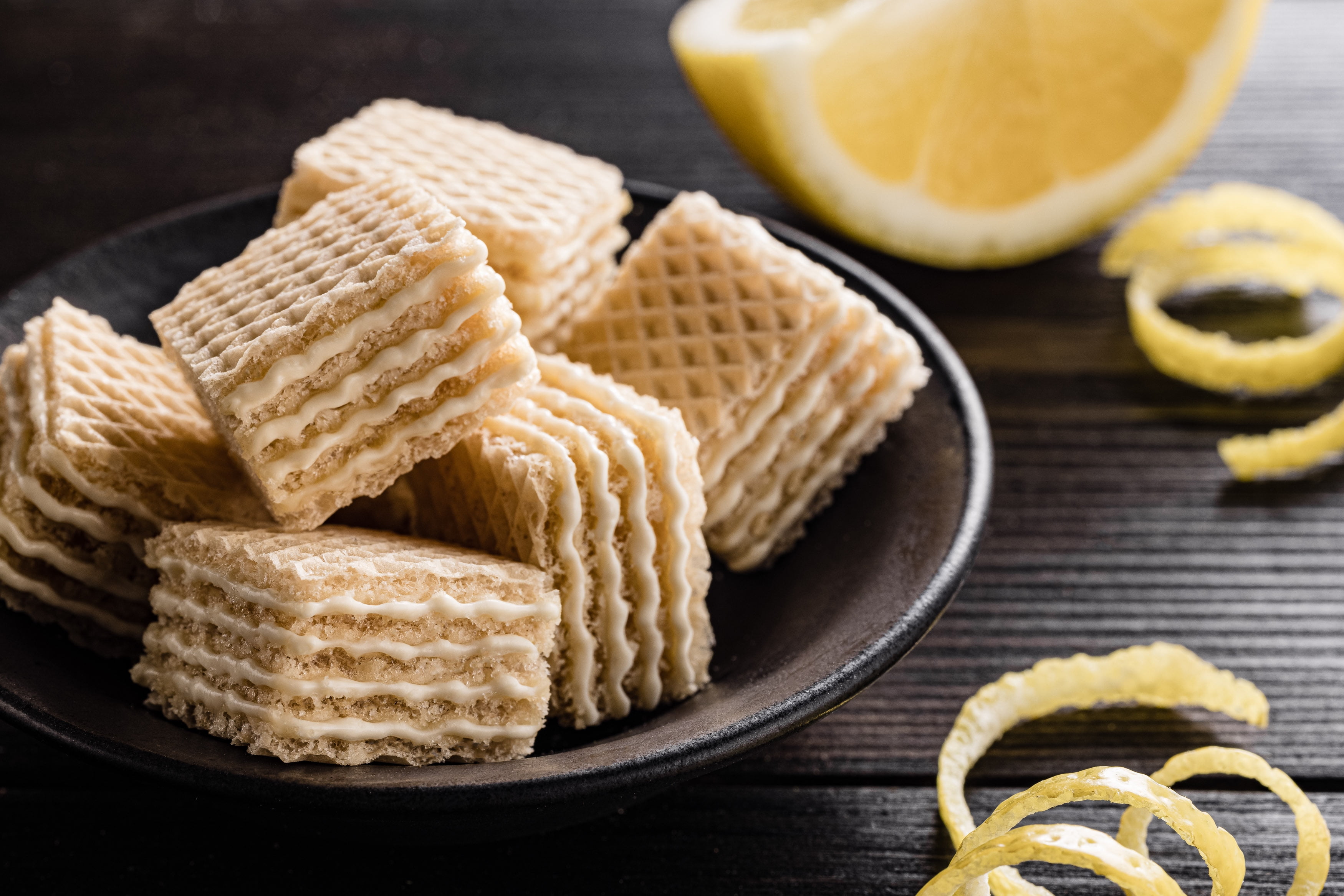 Loacker Quadratini Lemon, Non-GMO Cream-Filled Bite-Size Wafer Cookies, 8.82 oz, Pack of 6
