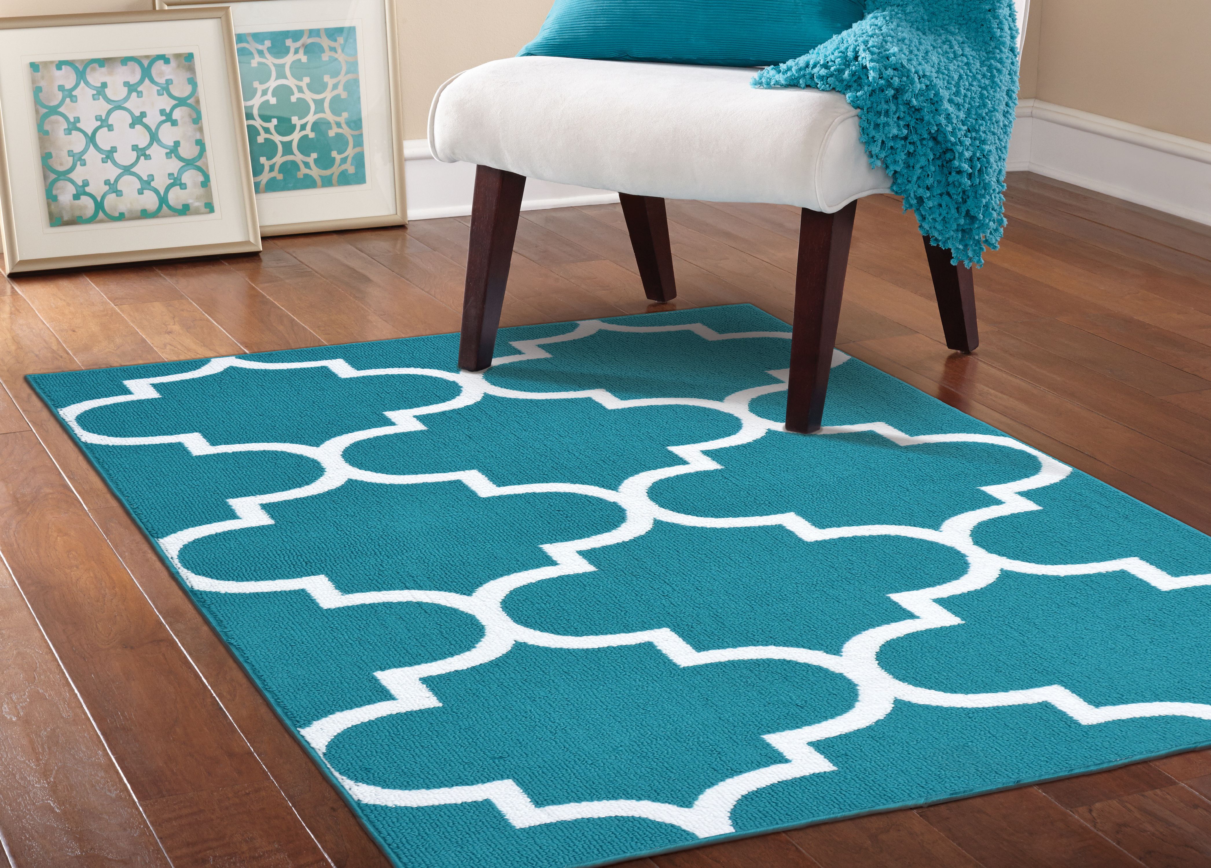 Mainstays Quatrefoil Polypropylene Teal/White Indoor Area Rug, 45" x 66"