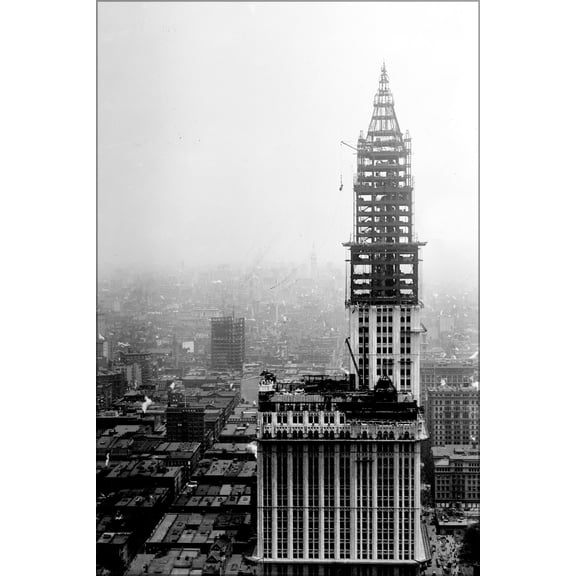 24"x36" Gallery Poster, The Woolworth Building in New York City under construction 1912