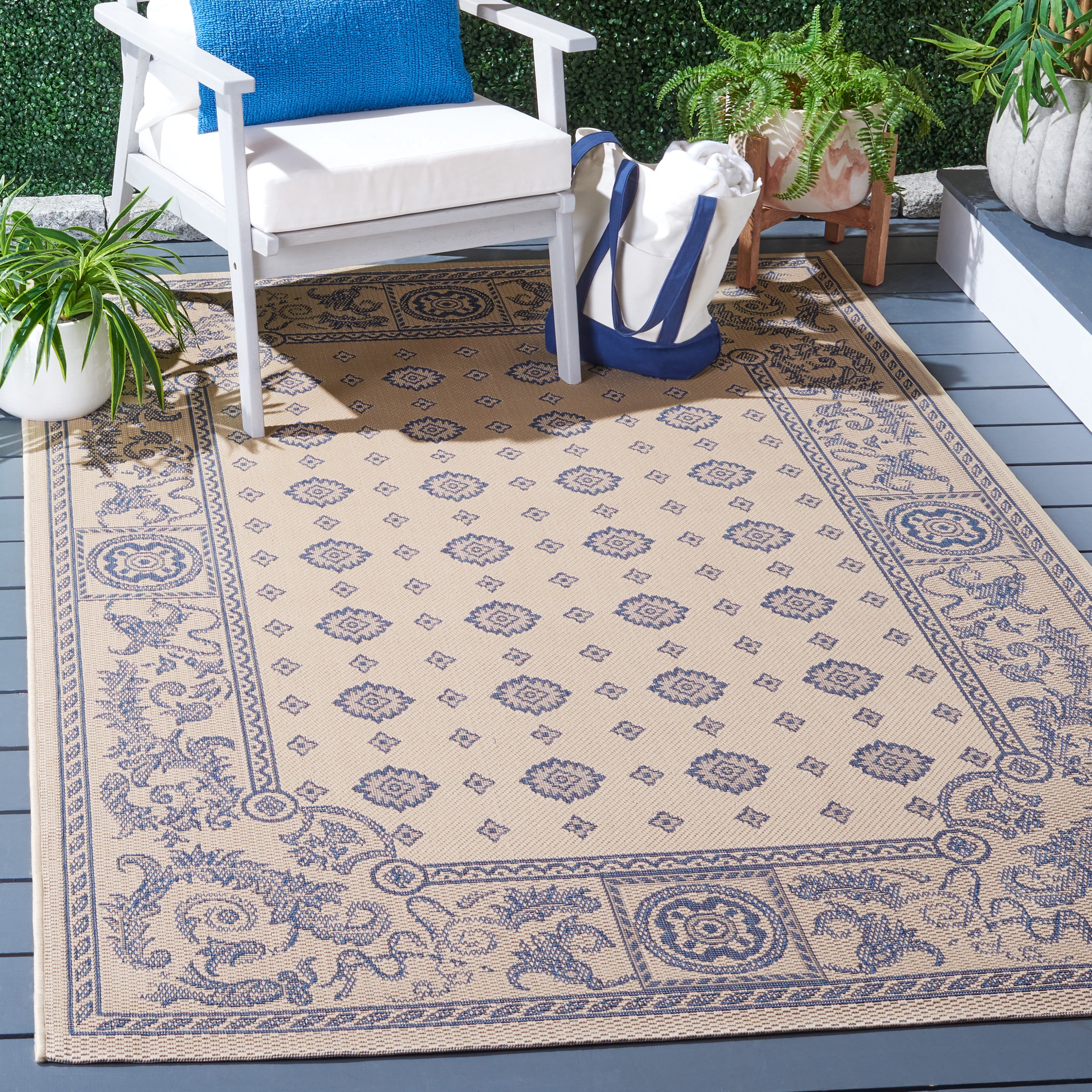 Safavieh Courtyard Erin Bordered Indoor/Outdoor Area Rug, Natural/Blue, 5'3" x 7'7"