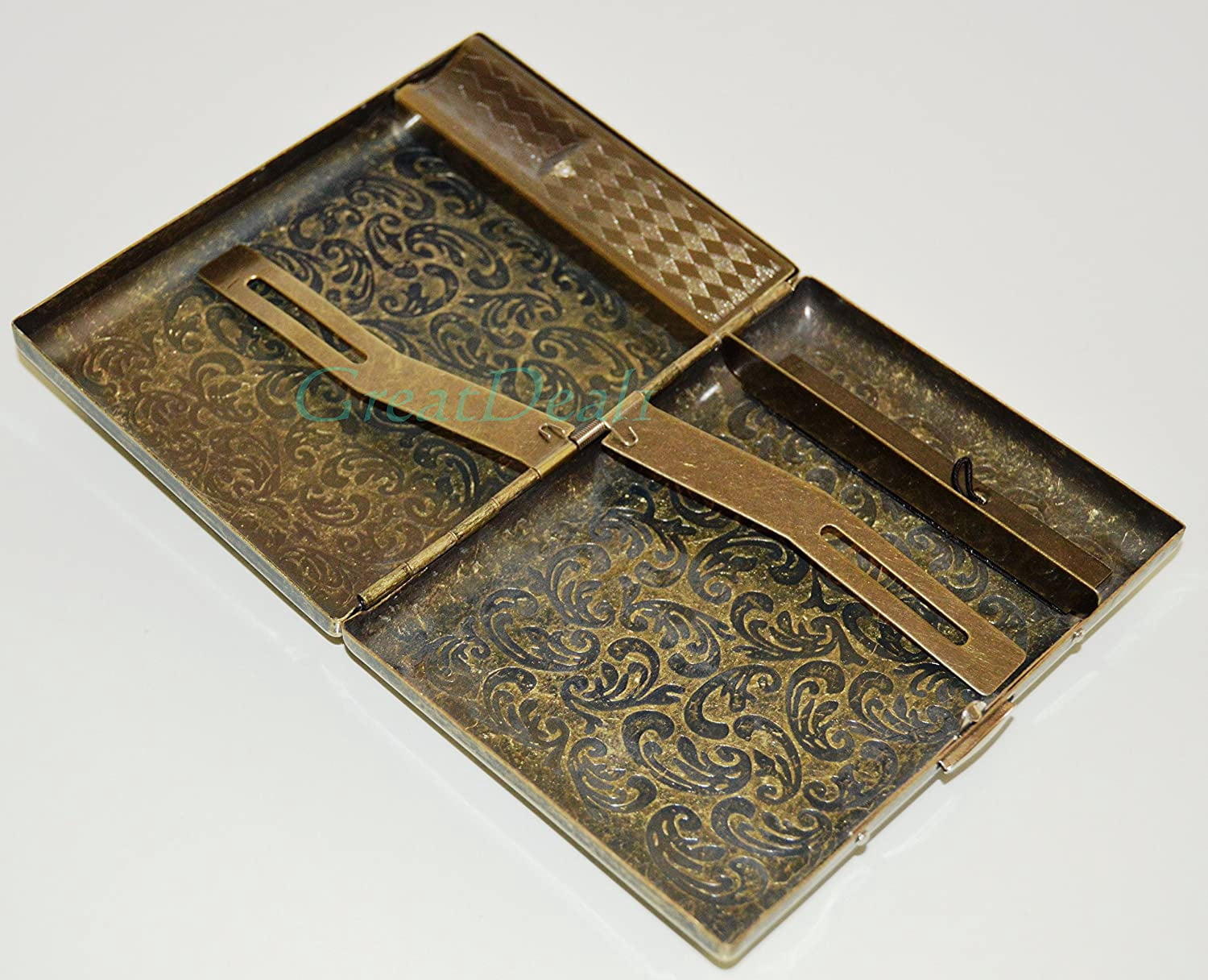 Antique Gold USB Rechargeable Windproof Metal Electric Built-in Flame Less Lighter Cigarette Cigar Storage Case (QW-1381)