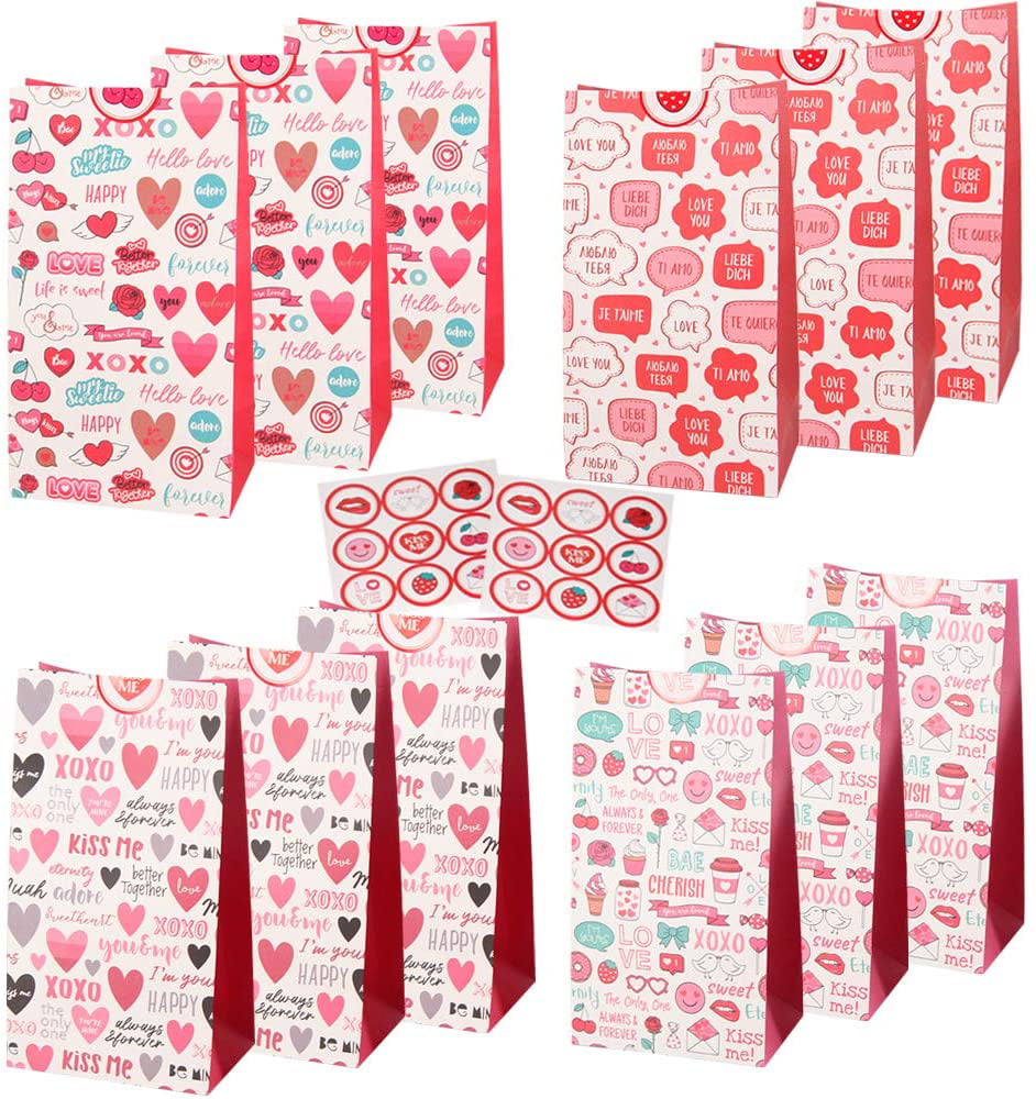 FiGoal 30 Pack Valentines Day Keychain in 30 Designs Dinosaur Unicorn Key Chains with 30 Valentines Day Boxes Kids Classroom Prize Student Toy Present Party Favor Goodie Bag