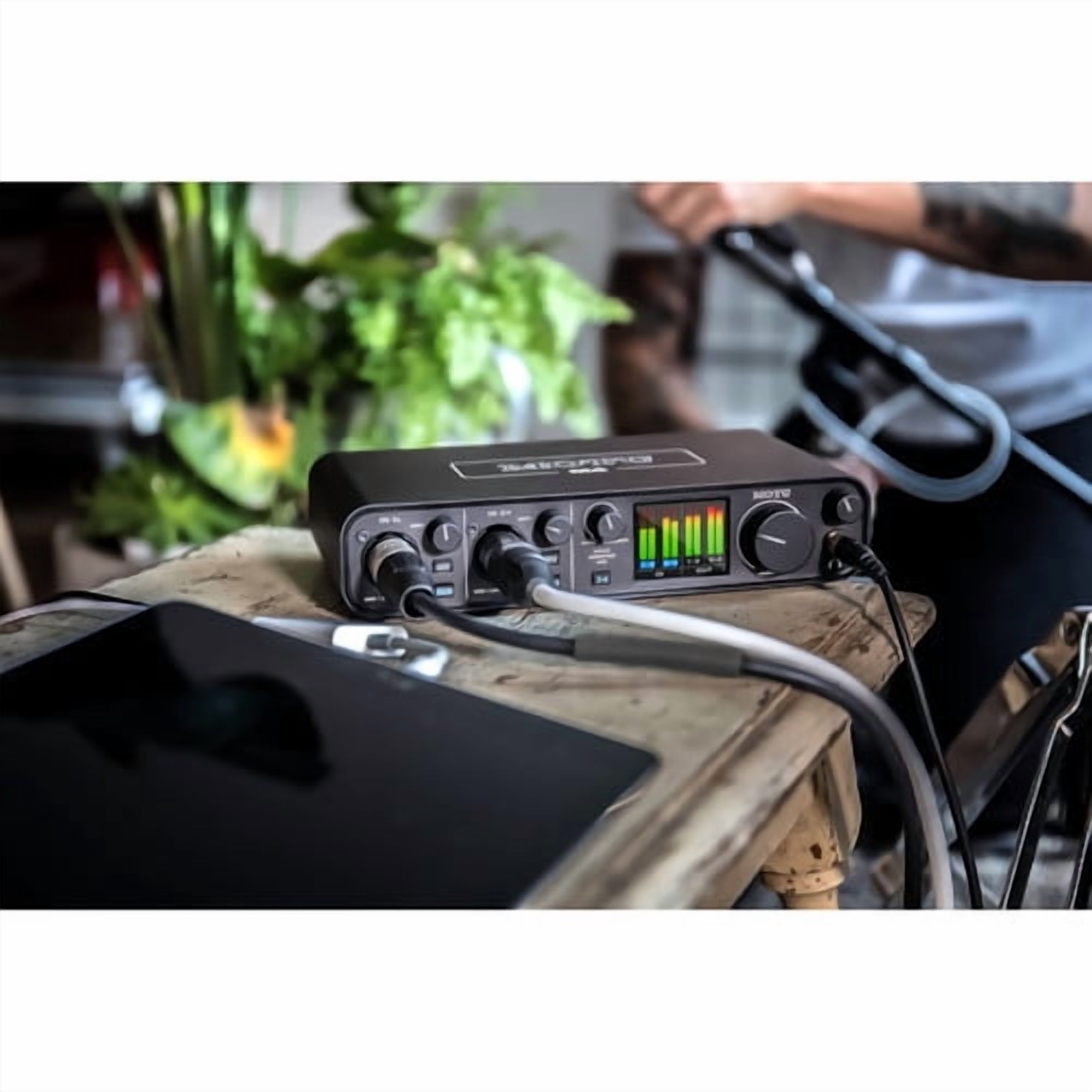 MOTU M4 USB-C Audio-MIDI Interface Bundle