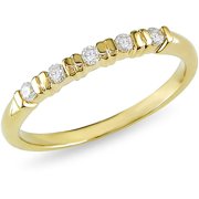 1/6 Carat T.W. Round Diamond Anniversary Ring in 10kt Yellow Gold