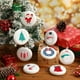 thumbnail image 5 of Decoraciones navideñas, adornos navideños, regalos de Navidad: 12 adornos redondos blancos para colgar en el árbol de Navidad (colgante de plástico)., 5 of 6