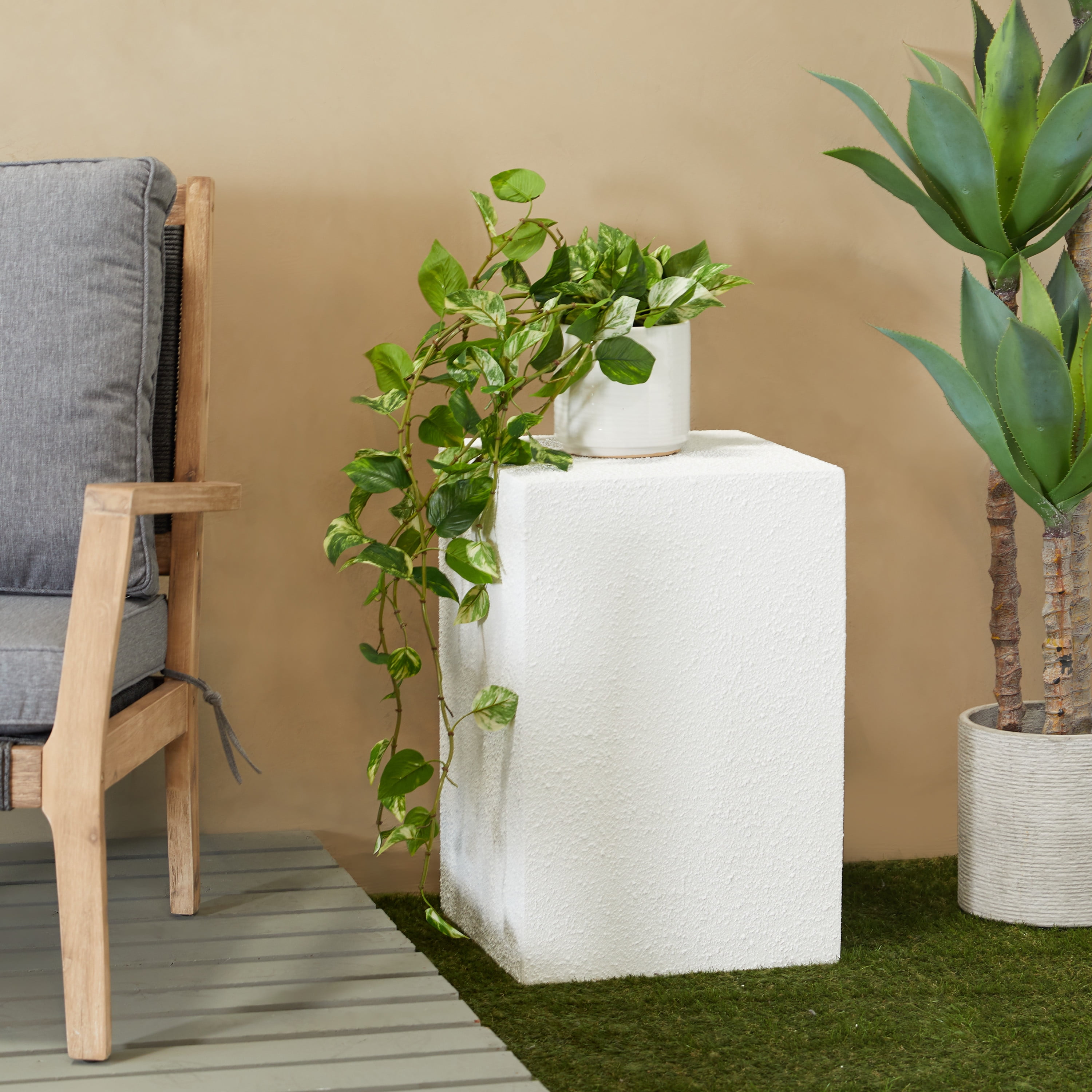 DecMode 17"W, 24"H Magnesium oxide Contemporary Stool, White, 1-Piece